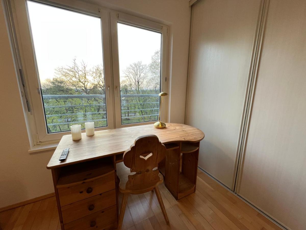 Maisonette Penthouse Fuer 8 Personen By Rabe - Free Netflix & Kostenloser Parkplatz & Grosse Terrasse Karlsruhe Kültér fotó